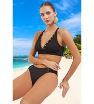 Tasarım Bikini Takımı Hızlı Kuruyan Şık Detaylı Yüksek Konfor Plaj Ve Havuz İçin