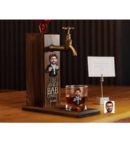 BK Gift Kabartmalı Karikatür Figürlü Musluklu Ahşap İçki Standı ve Viski Bardağı Hediye Seti, Arkadaşa Hediye, Sevgiliye Hediye-3