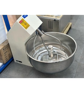DEV MİKSER PROFESYONEL HAMUR KARMA MAKİNASI 50 KG UN 25 LT SU 75 KG KAPASİTELİ