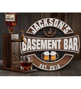 BK Gift Kişiye Özel Ahşap Kabartma İsimli Bar Tabela 43cm ve Musluklu Doğal Ahşap Viski Stand Seti, Özel Bar Tabela, Ev Bar Dekoru, İçki Standı-1