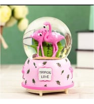 Flamingo Büyük boy Müzikli Işıklı Püskürmeli Kar Küresi