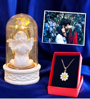 Size Özel Fotoğraflı Led Işıklı Beyaz Melekli Fanus  Papatya Kolyeli  Doğum Günü Hediyesi