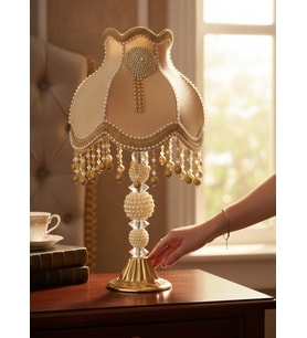 Gold Kadife Kaplı El Yapımı Broşlu Başlık Altın İnci Ayaklı Klasik Model Vintage Abajur