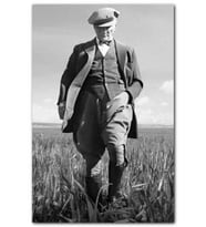 Cakatablo Mustafa Kemal Atatürk Buğday Tarlasında Siyah Beyaz Görsel MDF Tablo