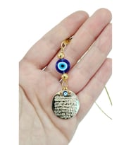Metal Ayetel Kürsi Cam Lacivert Nazar Boncuklu Araba Dikiz Ayna Süsü Gold Renkli