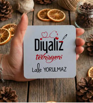 Kişiye Özel Diyetisyen Teknisyeni Bardak Altlığı Tıp Bayramı Hediyesi (Beyaz)