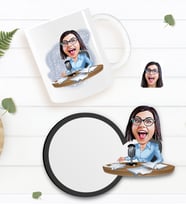 BK Gift Kişiye Özel Kadın Spiker Karikatürlü Beyaz Kupa ve Ahşap Bardak Altlığı Hediye Seti-1