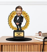 Kişiye Özel Karikatürlü Yılın Abisi - Başlığını Belirle Ahşap Oscar - Masaüstü Biblo