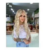 Yeni Özel Platin Dalgalı Perçemli Peruk