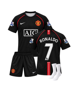 Ronaldo Manchester United 2008 Sezonu Siyah Retro 3'lü Çocuk Futbol Forma Seti (Forma,şort ve çorap)