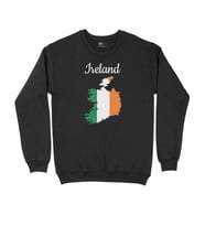 İrlanda Haritalı ve Bayraklı Siyah Sweatshirt