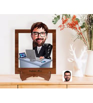 BK Gift Kişiye Özel Erkek Genel Müdür Karikatürlü Ahşap Standlı 3D Biblo-1 (Beyaz)