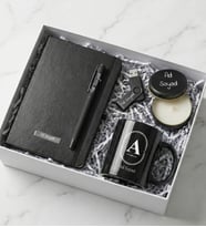 Kişiye Özel Siyah Kupa Bardak & 32 GB USB Bellek & Defter & Kalem & Metal Kutulu Mum Hediye Seti
