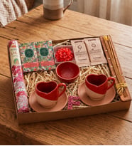 Kalp El Yapımı Çömlek Kahve Fincanı & Kase & Epoksi Harf Anahtarlık & Tütsü Seti & Mum & Kahve & Kokulu Mendil & Hediye Seti (Kırmızı)