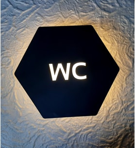 Özel Altıgen Serisi Işıklı WC Yönlendirme Tabelası