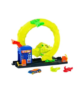 Hot Wheels Spiral Pistte Yılan Mücadelesi Jbm63