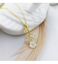 Vaoov 925 Ayar Gümüş Çiçekli Bahar Dalı Kolye (Gold)