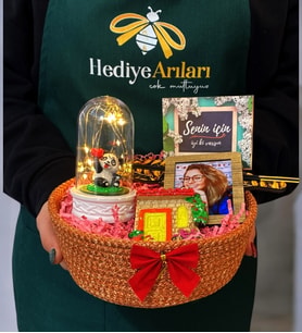 Kişiye Özel Hediye Sepeti - Pandalı Işıklı Fanus, Magnet, Çerçeve, Tütsü ve Senin İçin Kartı