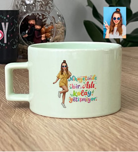 Kişiye Özel Karikatürlü Kolay Yetişmiyor Lüks Pastel Fincan Doğum Günü Hediyesi