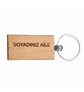 Kişiye Özel Dikdörtgen Ahşap Anahtarlık – Soyad ve Ailesi Yazılı Lazer Gravür Anahtarlık – Özel Tasarım Aile Hediyesi