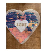 21X24 CM PUL PAYETLİ LOVE YAZILI APLİKE ARMA YAMA BOY