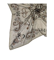 Mısırlı Eşarpları Mısırlı Eşarp Alize Krep Etnik Desenli Eşarp 140x140 Cm (Bej)