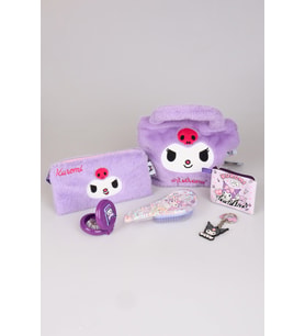 DEKOMUS İLE LİSANSLI YENİ SEZON KUROMI PELUŞ BASIC KOL ÇANTASI,EL ÇANTASI,PARA ÇANTASI,AYNALI SAÇ FIRÇASI,TARAK VE ZİNCİRLİ ANAHTARLIK SETİ
