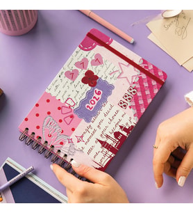 2026 Dikey Haftalık Ajanda – Yatay A5 Formda Spiralli Sert Kapak Haftalık Ajanda 21x15 cm Kolaj