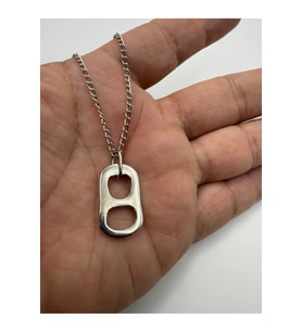 Soda Kola Kapağı Figürlü Unisex Kolye – 60 cm Zamak Kaplama Metal Zincirli Trendy Aksesuar (Gümüş)