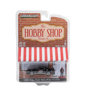 Greenlight Hobby Shop 2020 Shelby GT500 #68 With Race Car Driver 1/64 Model Araba