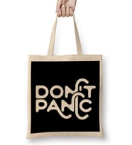 Must Read Book Covers Don't Panic Hitchhikers Guide To The Galaxy Bez Çanta Uzun Saplı