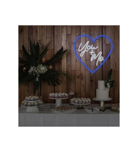 You+Me Yazılı ve Şekilli Neon Tabela