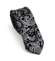 Gri Şal Desenli Siyah Dokuma Kumaş Mendilli Slim Fit Kravat // SDK-2607-1