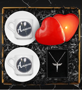 Anneler Gününe Özel Tasarım İkili Fincan & Zirkon Taşlı Melek Kolye & Metal Kapak Kalp Mum Seti