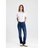 Yeni Sezon Orta Koyulukta Indigo Denim Monica24 Yumuşak Doğal His Veren Kadın Jean Pantolon