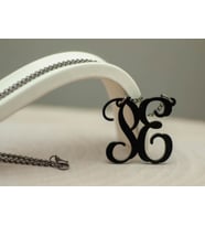 2 Harfli Vine Monogram Yazılı Pleksi Kolye