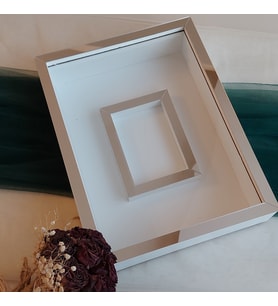 Beyaz 30x40 cm Fotoğraf Bölümlü Yarı Gümüş Kaplamalı Ledsiz İsimsiz Gül Kutusu! Anı Çerçevesi