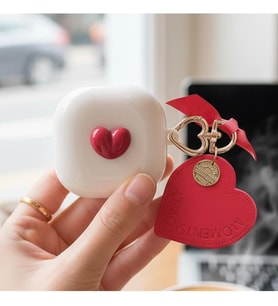 CaseOnn Kılıf Figürlü 3D Lovely Kalp Kırmızı Bej Galaxy Buds FE - Buds Core ile uyumlu