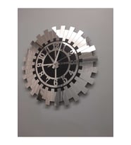 Modern Gümüş Güneş Duvar Saati Dekoratif Türk Rakamlı Mdf Üzeri Aynalı Pleksi 50x50 Cm