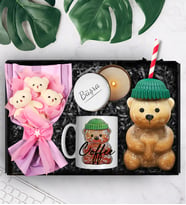 Bearista Şapkalı Pipetli Ayıcık Cam Bardak & Tasarım Kupa & Üçlü Peluş Ayıcık Buketi & Mum Hediye Seti (Kahverengi-Beyaz)
