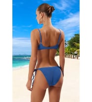 Modern Bağlamalı Bikini Takımı Şık Detaylı Özel Tasarım Esnek Kumaş UV Korumalı Plaj Ve Havuz İçin