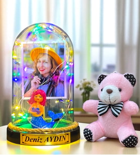 Kişiye Özel Renkli Led Işıklı Biblolu Fanus ve Pembe Peluş Ayıcıklı Anahtarlık (Model 3)