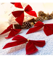 VIP DELUXE 12 ADET 6 CM KIRMIZI FİYONK SÜS YILBAŞI AĞACI SÜSLERİ NOEL AĞACI SÜSLERİ FİYONK SÜSLER