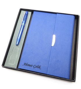 Signator® Codex  N208 Kişiye Özel Defterli Set - İsme Özel Mavi Kalem + İsme Özel Mavi Defter  İsme Özel Kutusunda Hediyelik Set (Karışık)