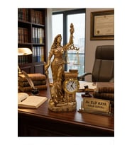 Hukuk Bürosu MasaÜstü Lüks Polyester Terazili Adalet Hukuk Tanrıçası Heykeli Saatli Biblo Gold 25CM