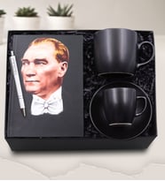 29 Ekime Özel Mustafa Kemal Atatürk Resimli Defter & Siyah Mat Kupa & Siyah Mat Fincan & Gümüş Detaylı Beyaz Tükenmez Kalem Hediye Seti
