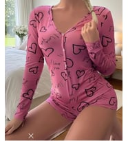 Bicomi Pamuklu Pembe Siyah Kalp Desenli Düğmeli Uzun Kol Tulum Pijama