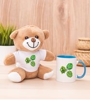 Kişiye Özel Erkeğe Hediye Yaprak Tasarım İsimli Peluş Ayı ve Mavi Kupa