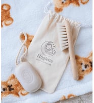 Huglette %100 Doğal Keçi Kılı Bebek Saç Fırçası ve Doğal Keçi Sütlü Bebek Sabunu Saklama Keseli 3'lü Set (Ahşap)