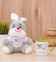 Kişiye Özel Garibanın Yüzü Gülür Mü Esprili Peluş Tavşan ve Yeşil Kupa
